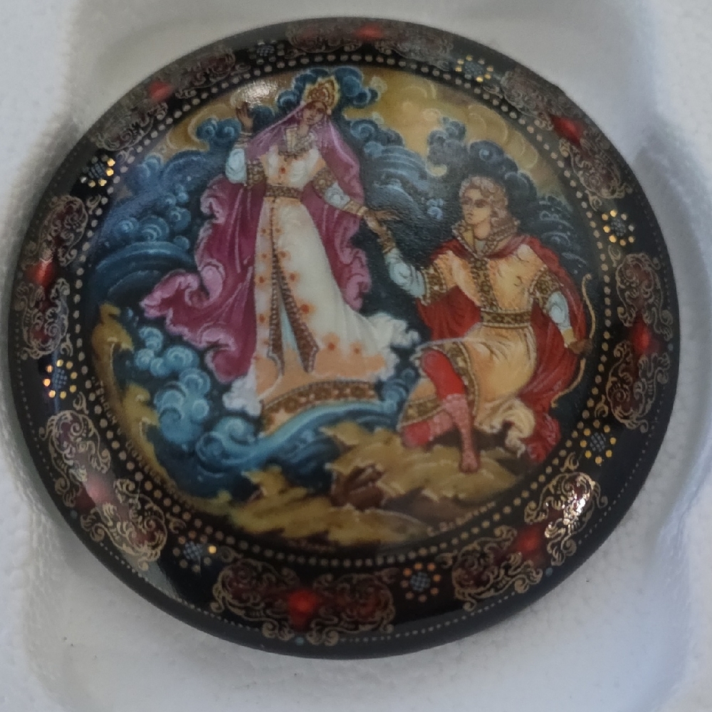 Handcrafted Decorative Plate with Intricate Design